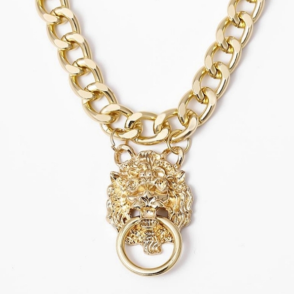 Exaggerated Gold Lion Chain Link Choker Necklace - Picture 5 of 10